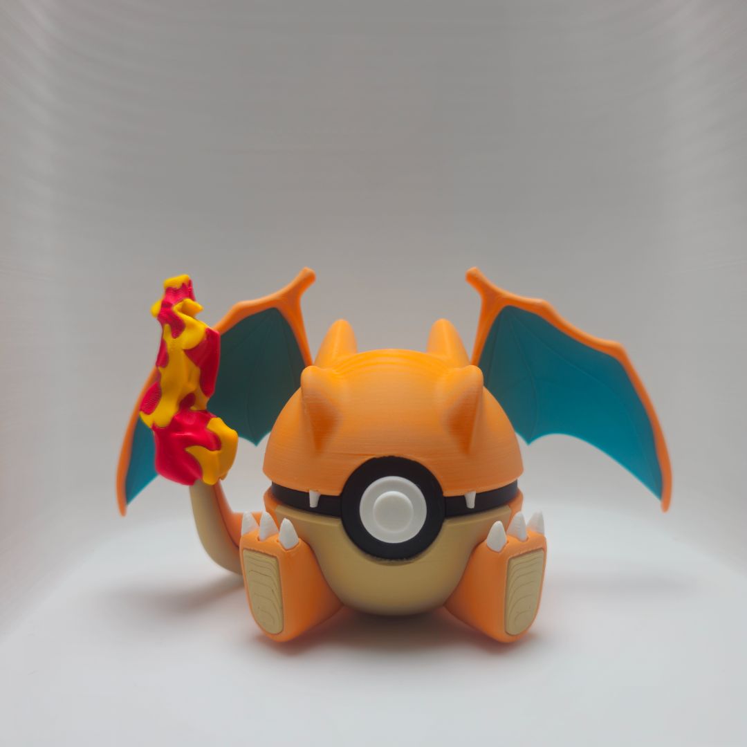 0006 Charizard Poké Ball