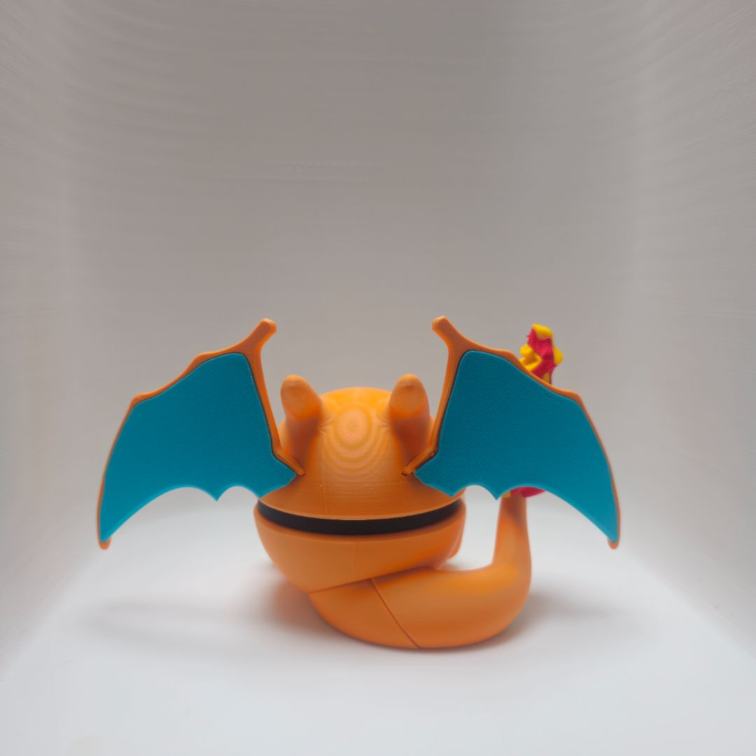 0006 Charizard Poké Ball