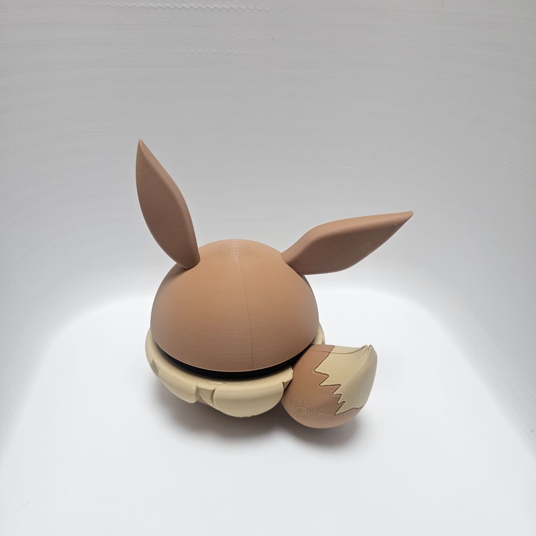 0133 Eevee Poké Ball