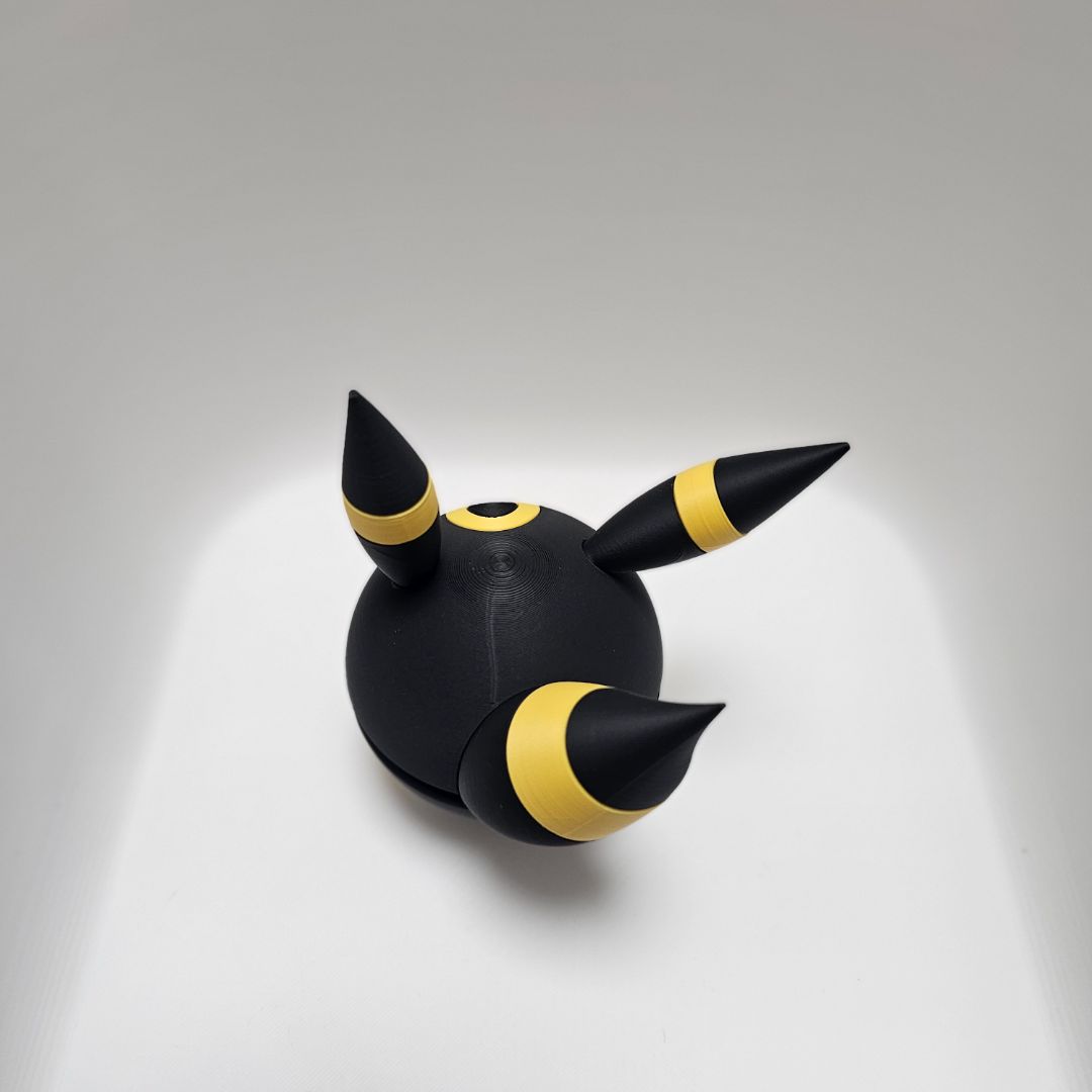 0197 Umbreon Poké Ball